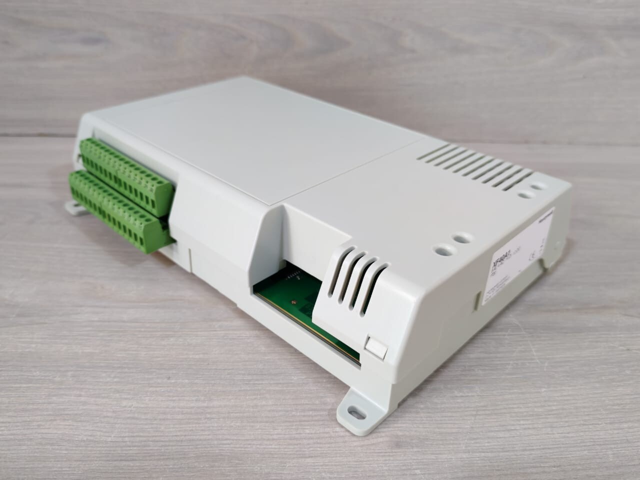 Honeywell XF40A1 HONEYWELL XF40A1 -8AI/4 AO/14 DI/ 12 DO 8