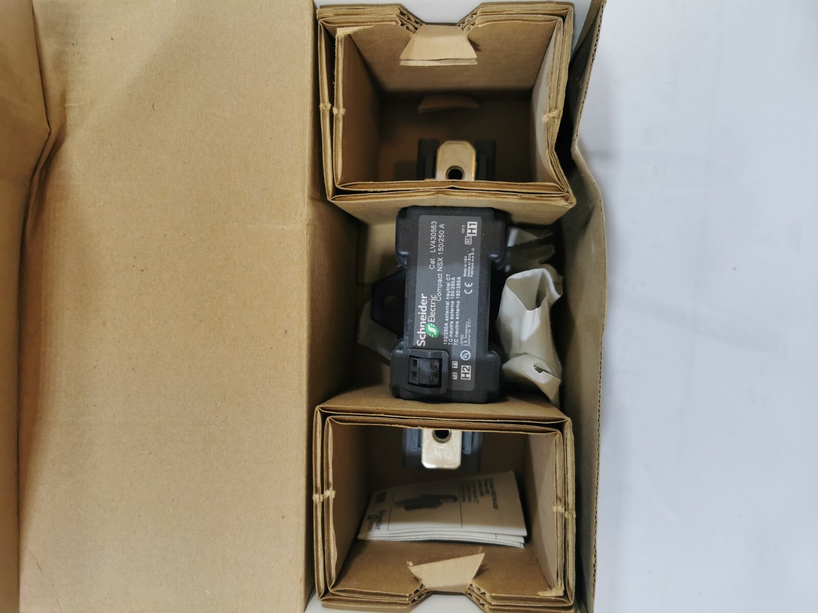 Schneider Electric NSX-150 Schneider Electric LV430563 TC Neutral External 150/250A NSX 150/250 3P 9