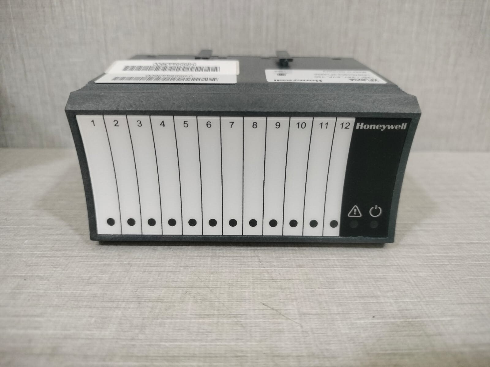 Honeywell XFL823A Honeywell XFL823A Distributed I/O 12 Digital Input Module W/ FILTHY & 3