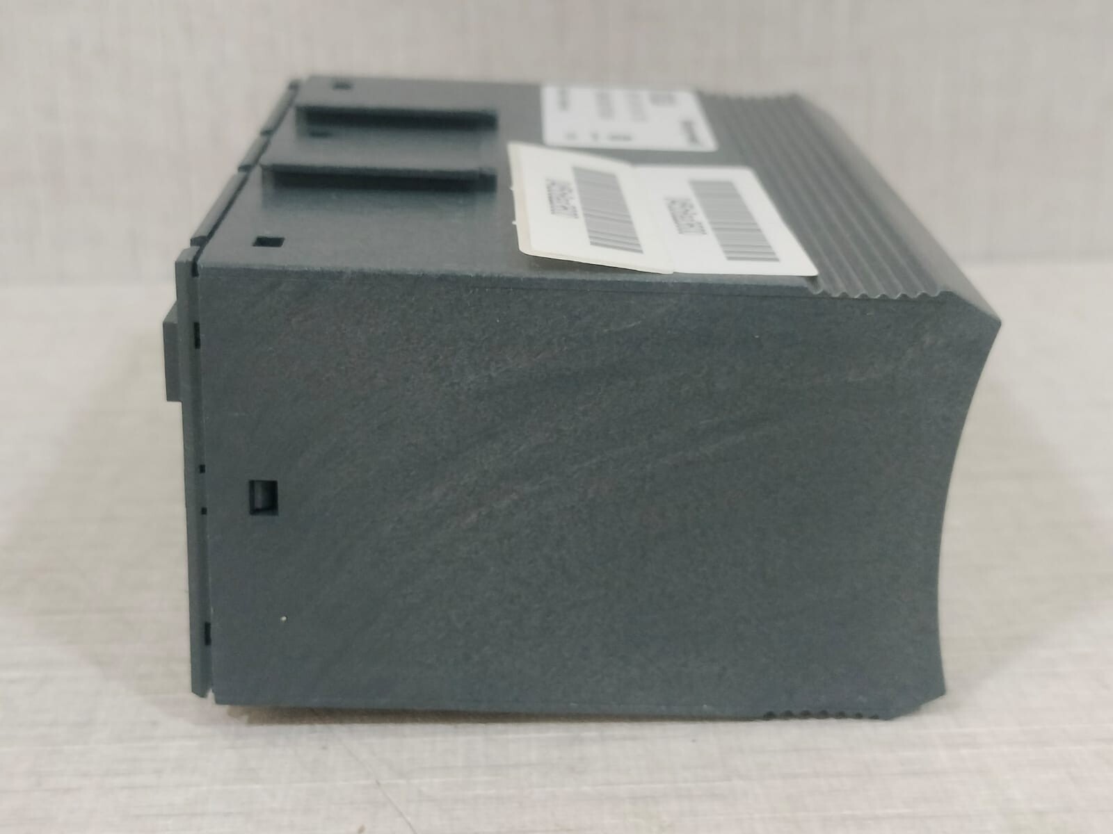 Honeywell XFL823A Honeywell XFL823A Distributed I/O 12 Digital Input Module W/ FILTHY & 10