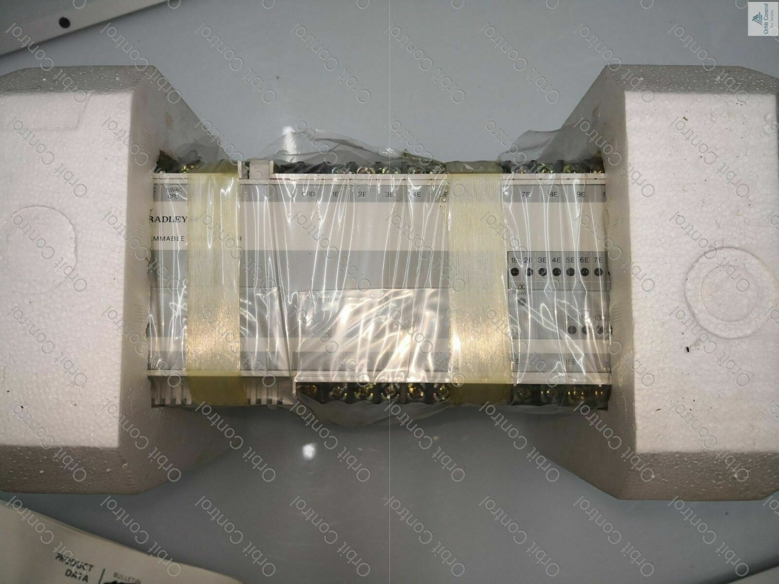 Rockwell Automation 1745-E101 ALLEN-BRADLEY 1745-E101 Ser B SLC 100 Programmable Controller Expansion Unit 3