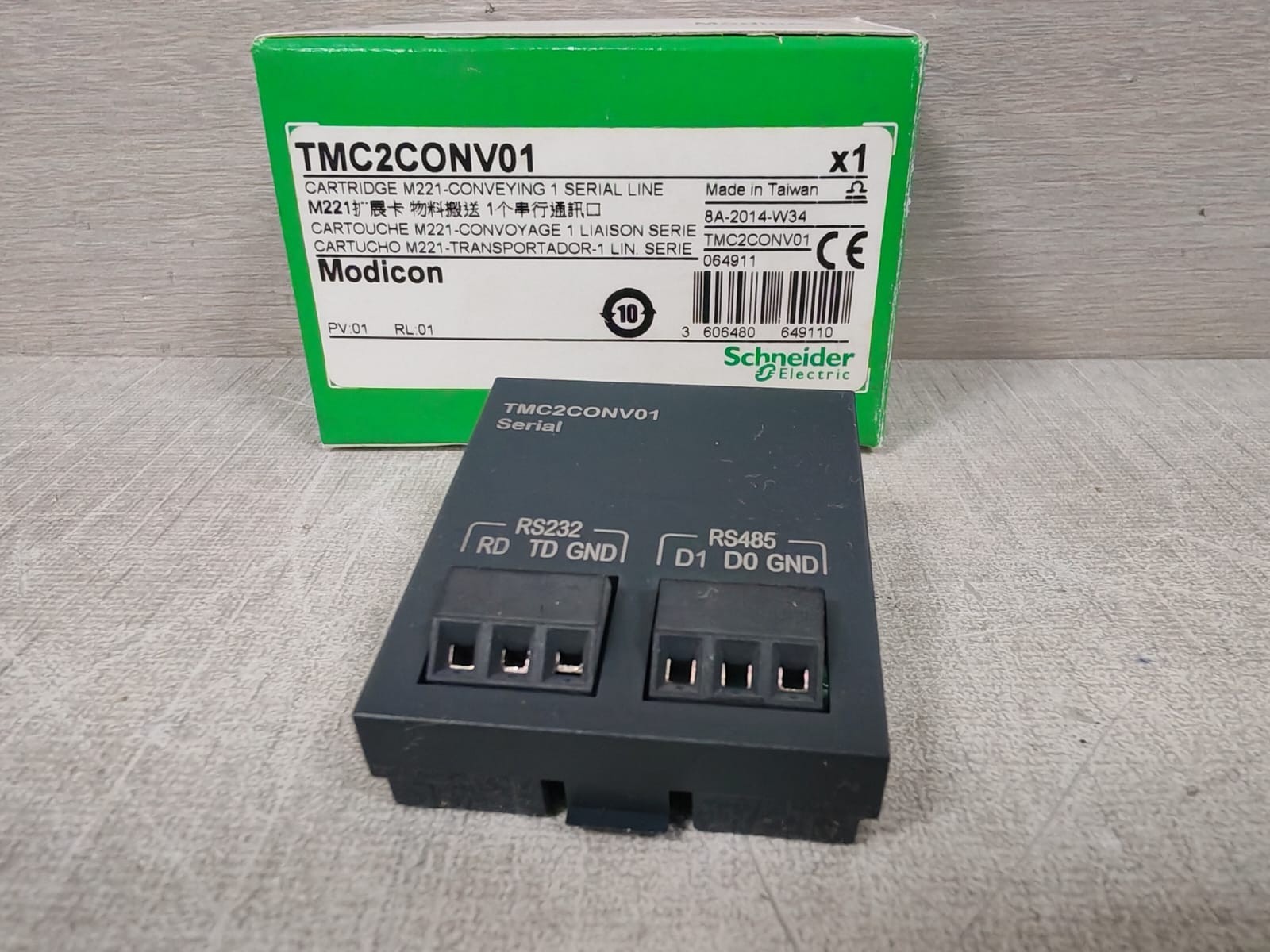 Schneider Electric M221 TMC2CONV01 Schneider Electric Modicon M221 Serial line cartridge 9
