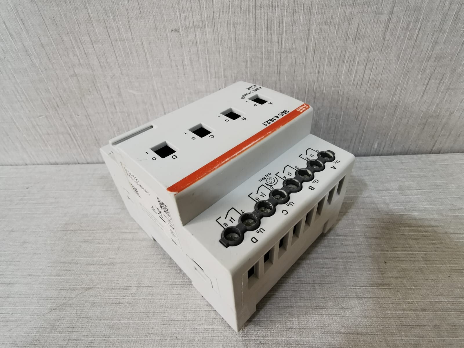 ABB SA/S4.16.2.1 ABB 2CDG110160R0011 / ABB Switch Actuator SA/S4.16.2.1 9