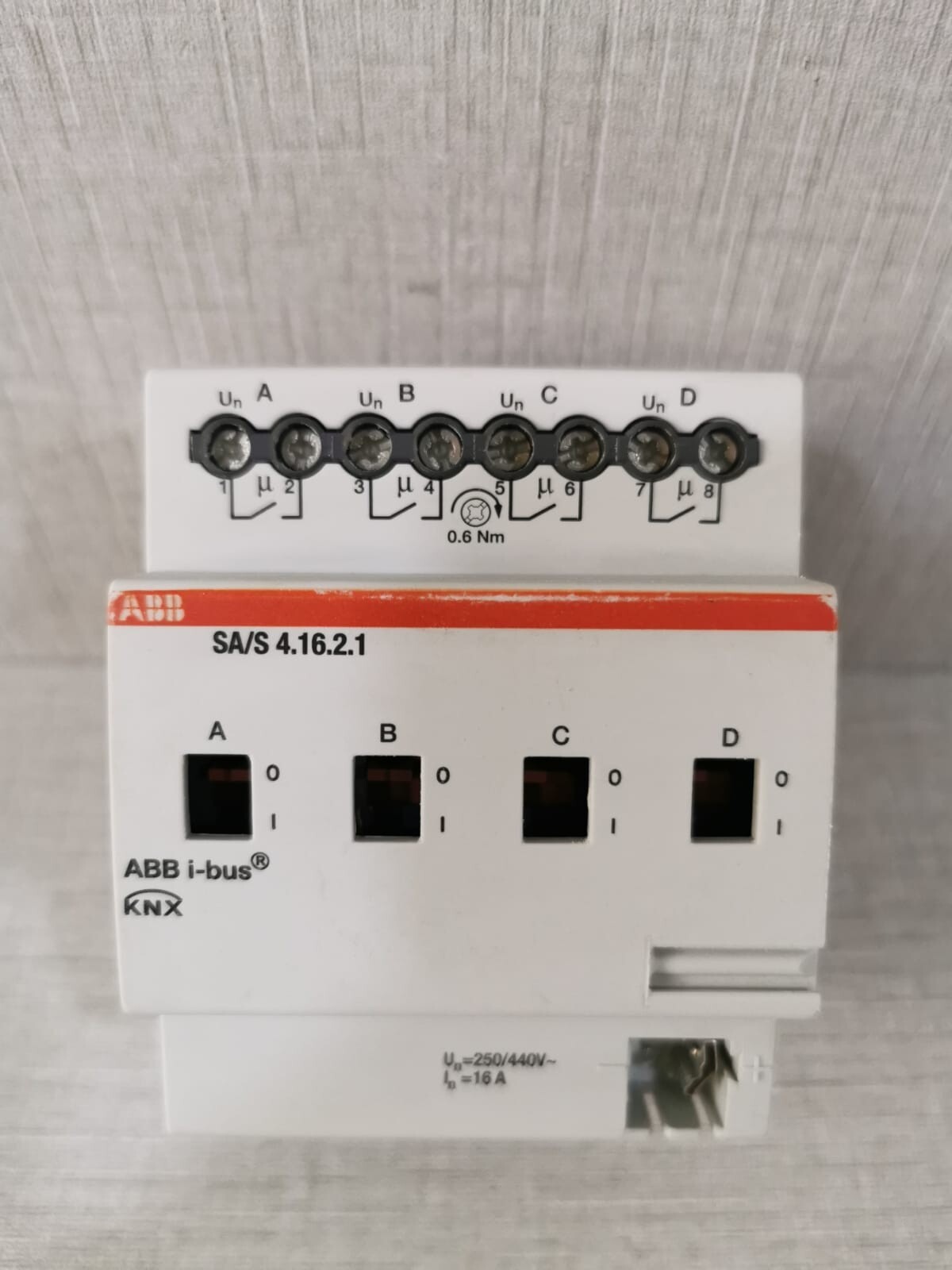 ABB 2CDG110160R0011 / ABB Switch Actuator SA/S4.16.2.1