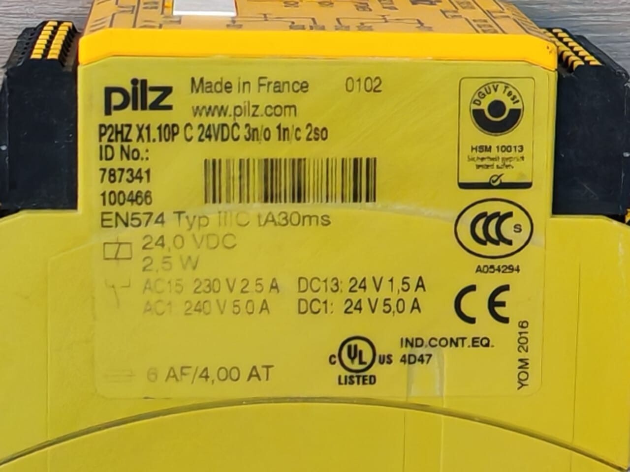 Pilz X1.10P PILZ P2HZ X1.10P SAFETY RELAY 2