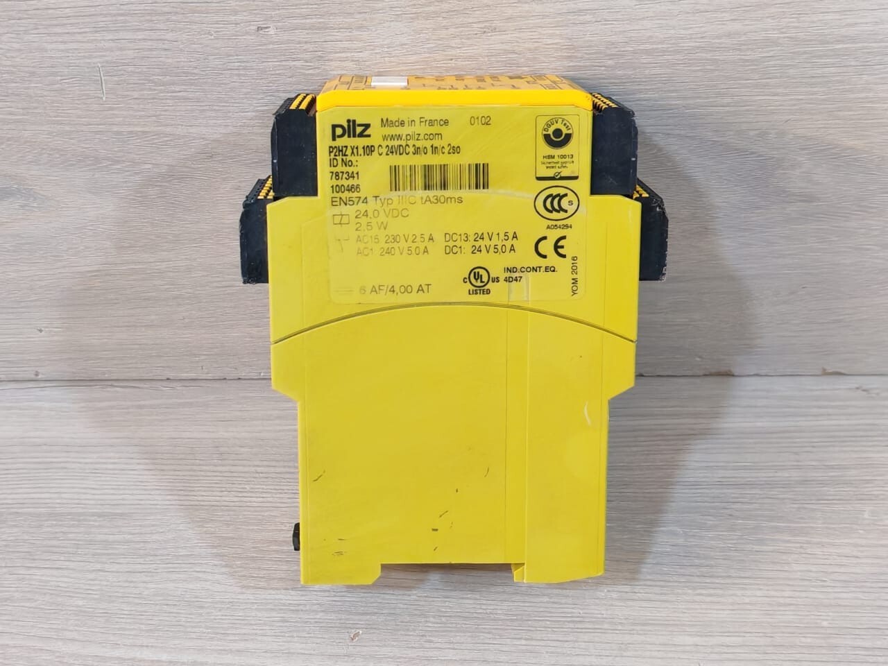 Pilz X1.10P PILZ P2HZ X1.10P SAFETY RELAY 3