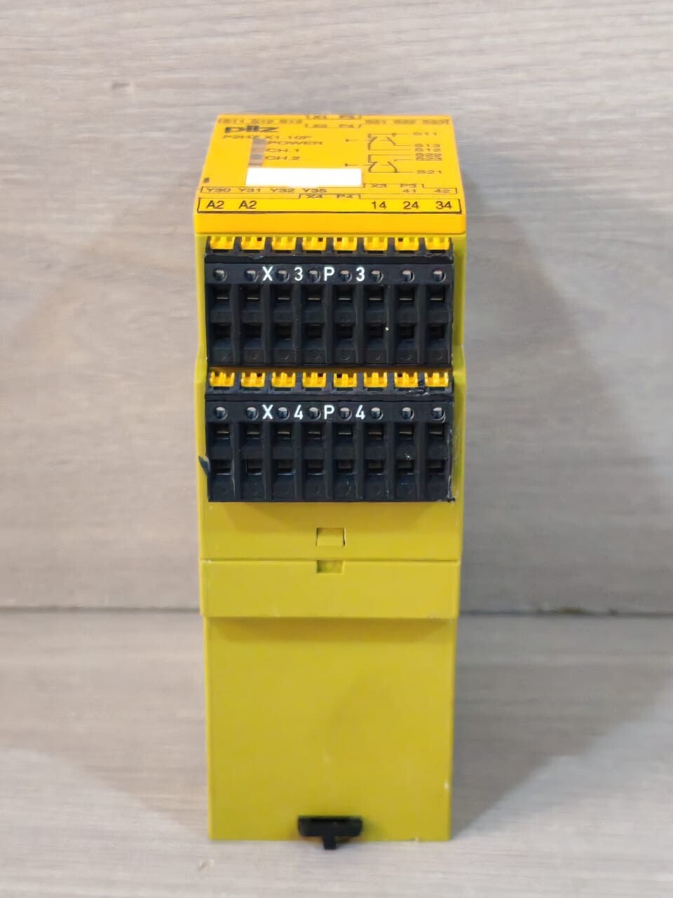 Pilz X1.10P PILZ P2HZ X1.10P SAFETY RELAY 5