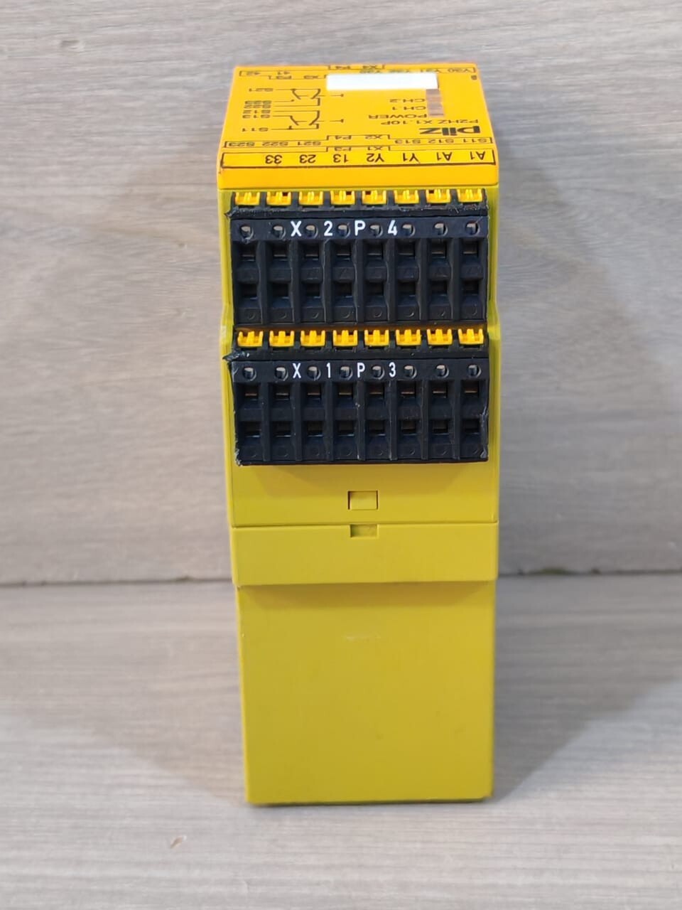 Pilz X1.10P PILZ P2HZ X1.10P SAFETY RELAY 6