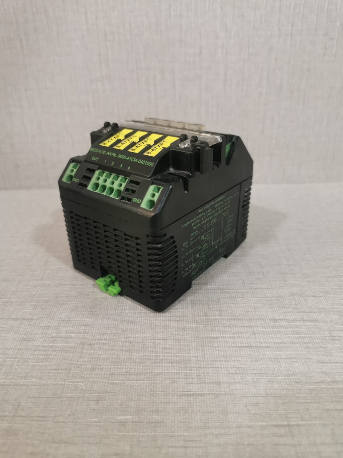 MURR ELEKTRONIK D-71570 Murr Elektronik D-71570 MICO Electronic Circuit Protection, 4 Channels 24VDC 4