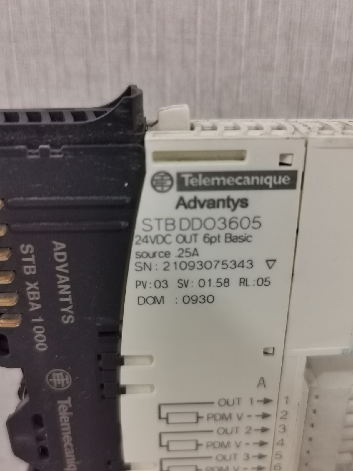 Telemecanique STBDDO3605 PCS Telemecanique Advantys STBDDO3605 Relay W/ Advantys STB XBA 1000 BASE 4