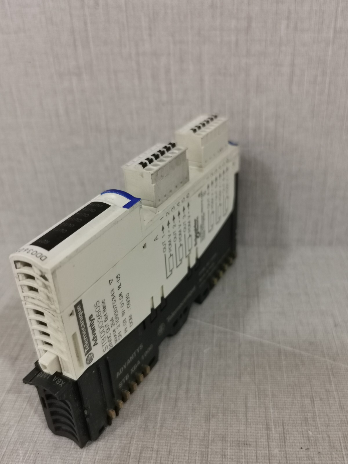 Telemecanique STBDDO3605 PCS Telemecanique Advantys STBDDO3605 Relay W/ Advantys STB XBA 1000 BASE 5