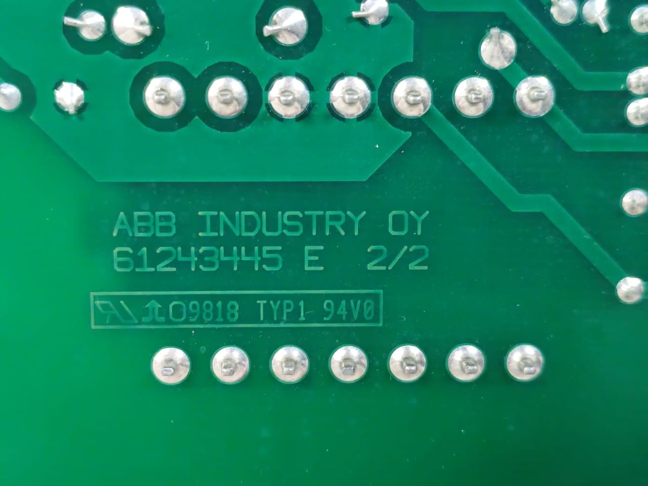 ABB NGPS-11 ABB NGPS-11 REV. H CODE: 61258523/ 61243445 E 2/2 PCB 5