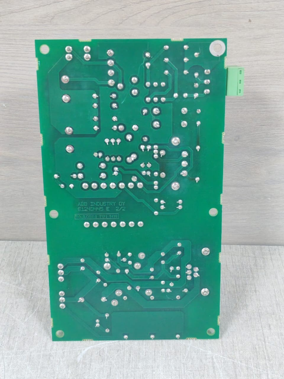 ABB NGPS-11 ABB NGPS-11 REV. H CODE: 61258523/ 61243445 E 2/2 PCB 8