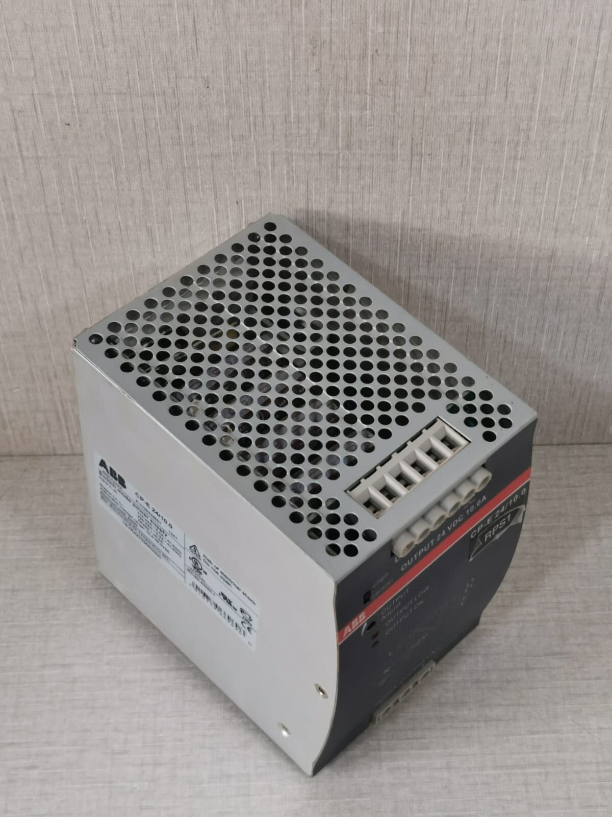ABB CP-E ABB Switchmode power supply CP-E 24/10.0 1SVR427035R0000 24VDC 8