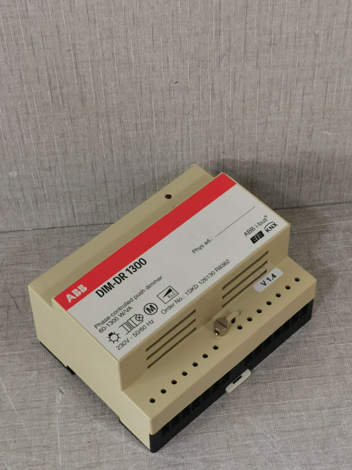 ABB DR-1300 ABB DIM-DR 1300 i-BUS Phase-Controlled Push Dimmer 7