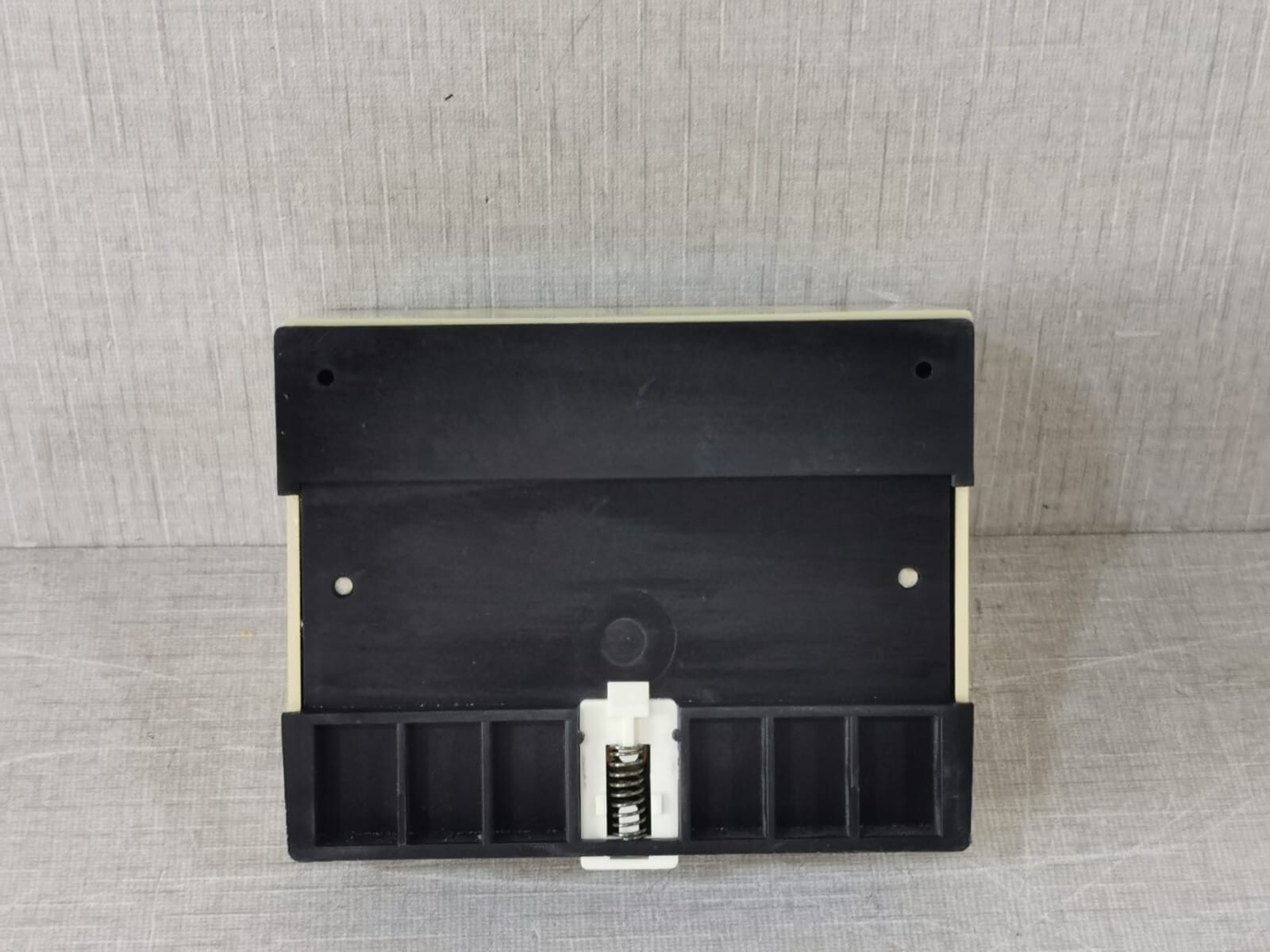 ABB DR-1300 ABB DIM-DR 1300 i-BUS Phase-Controlled Push Dimmer 8