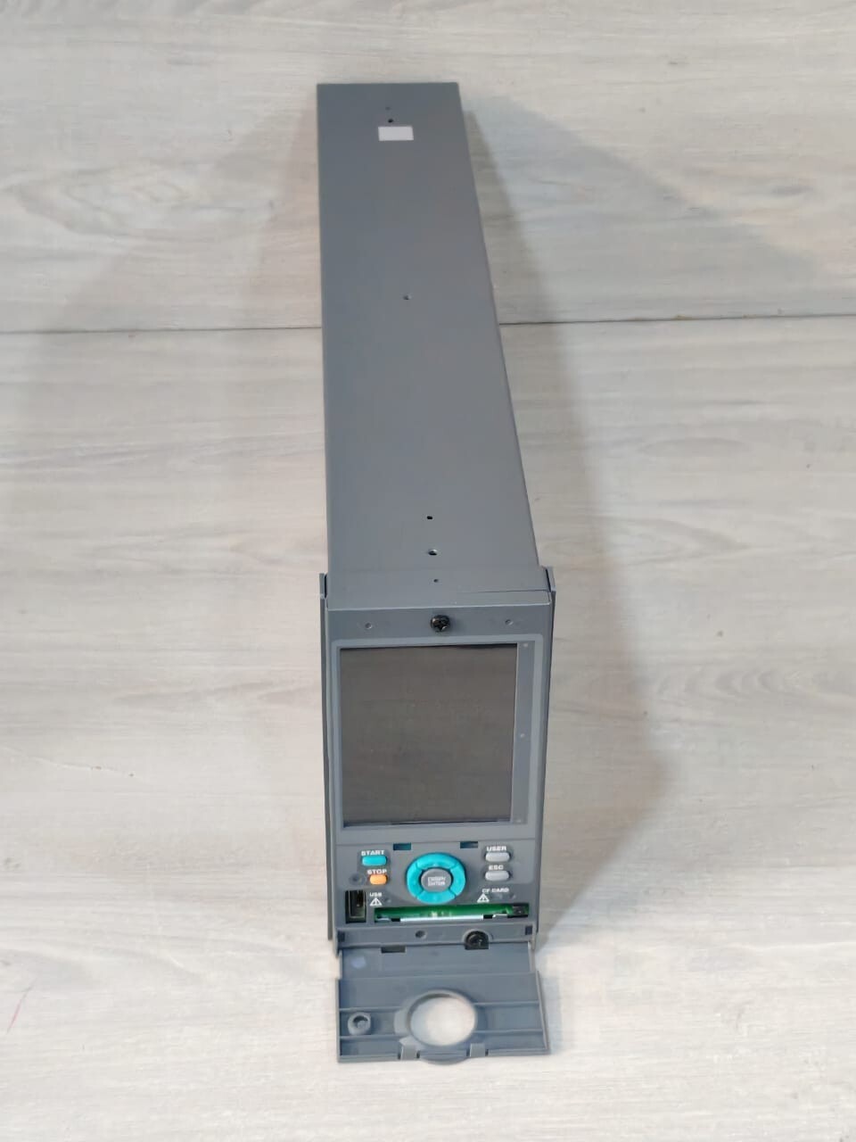 Yokogawa DX364-1-4-2 Yokogawa DX364-1-4-2 Daqstation Chart Recorder 100-240V AC 50/60Hz 3