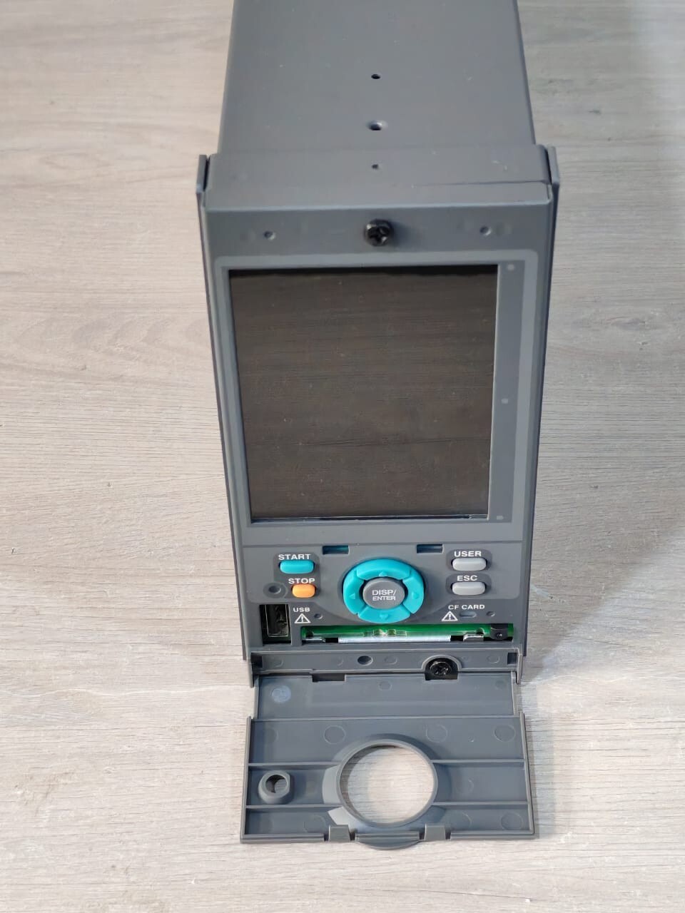 Yokogawa DX364-1-4-2 Yokogawa DX364-1-4-2 Daqstation Chart Recorder 100-240V AC 50/60Hz 4