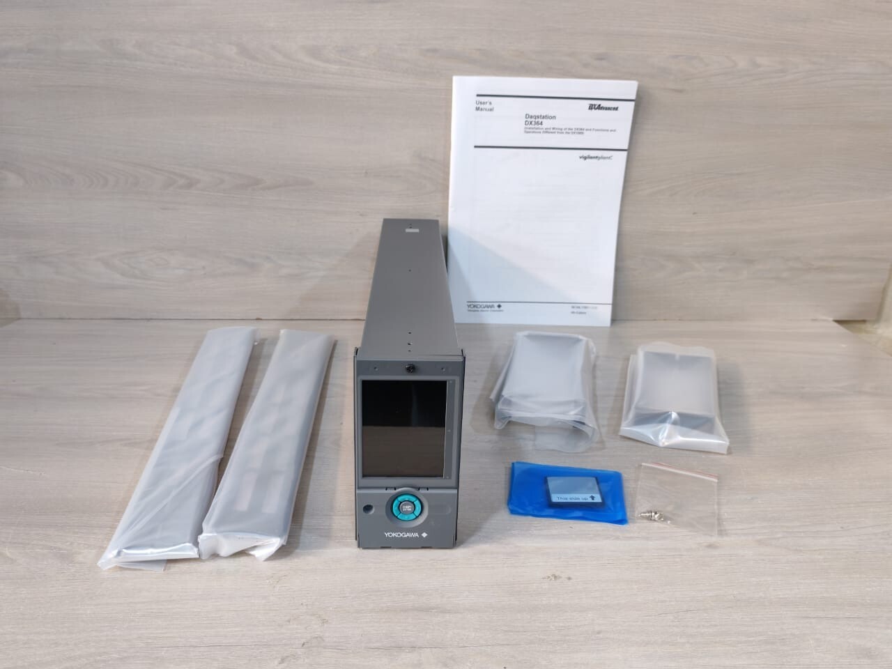 Yokogawa DX364-1-4-2 Daqstation Chart Recorder 100-240V AC 50/60Hz