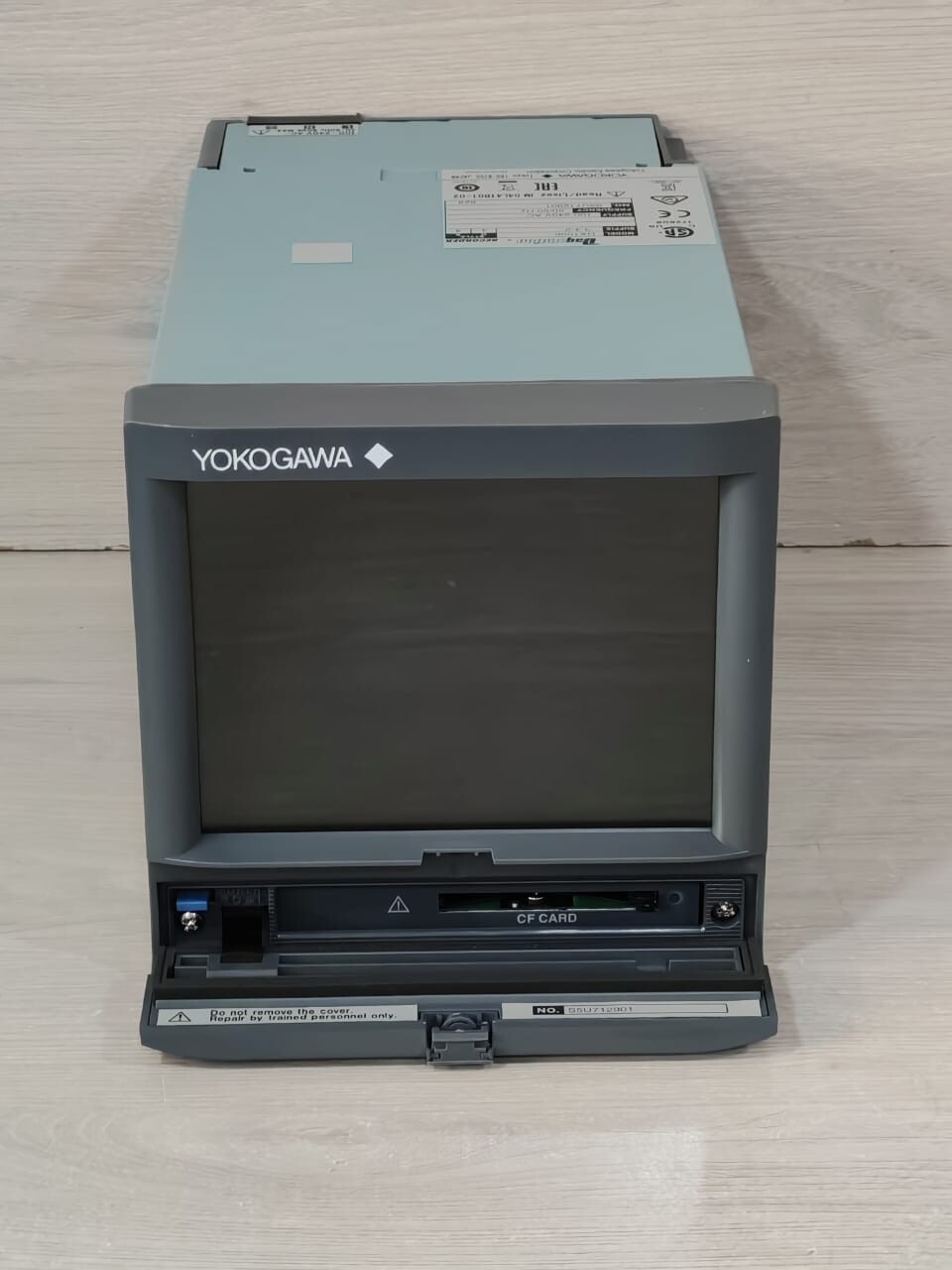 Yokogawa DX1006 -3-4-2 Yokogawa Daqstation DX1006 -3-4-2 Daqstation Chart Recorder 100-240V AC 50/60Hz 5