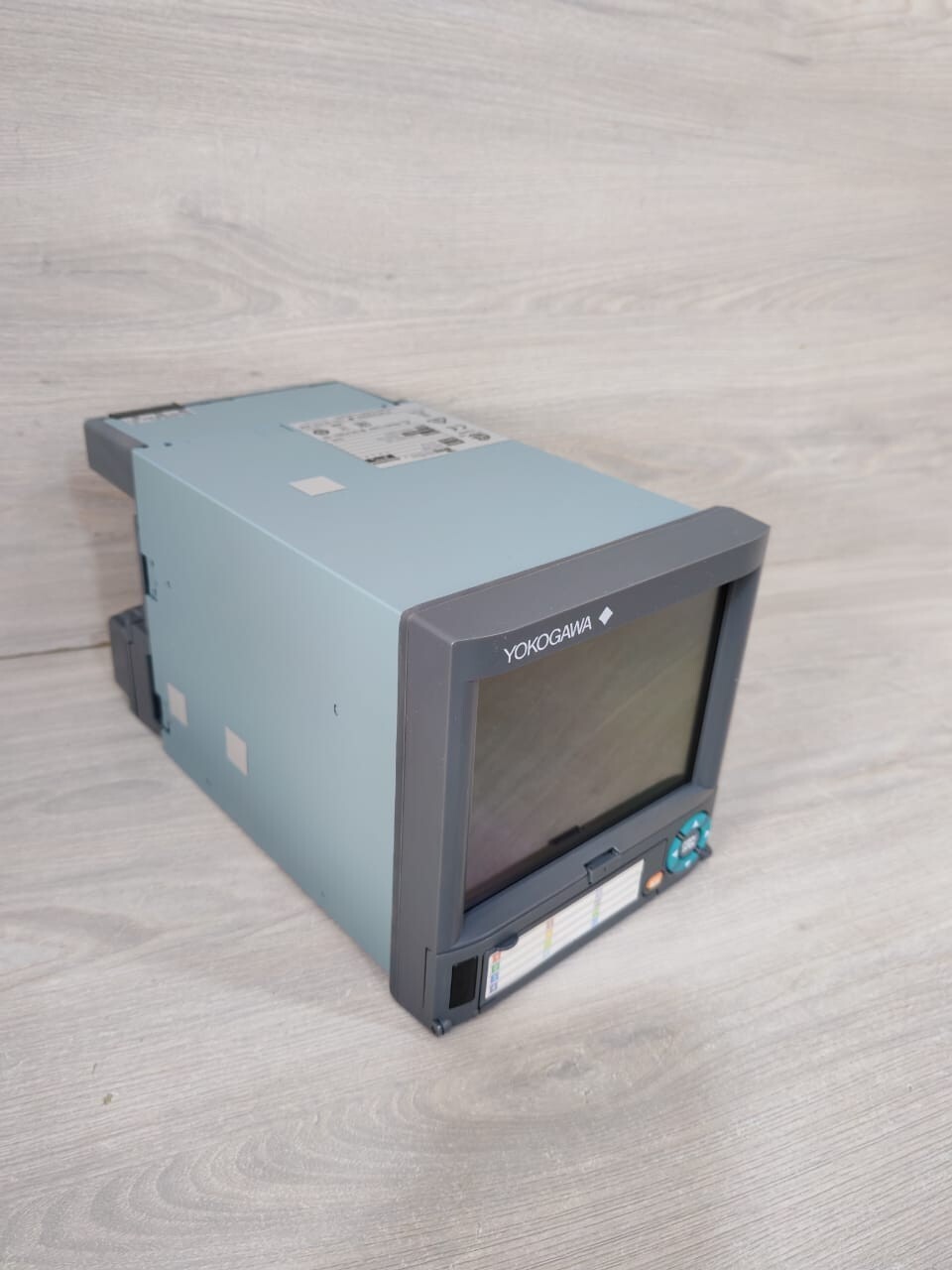 Yokogawa DX1006 -3-4-2 Yokogawa Daqstation DX1006 -3-4-2 Daqstation Chart Recorder 100-240V AC 50/60Hz 7