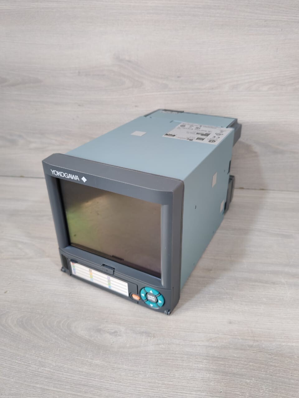 Yokogawa DX1006 -3-4-2 Yokogawa Daqstation DX1006 -3-4-2 Daqstation Chart Recorder 100-240V AC 50/60Hz 8