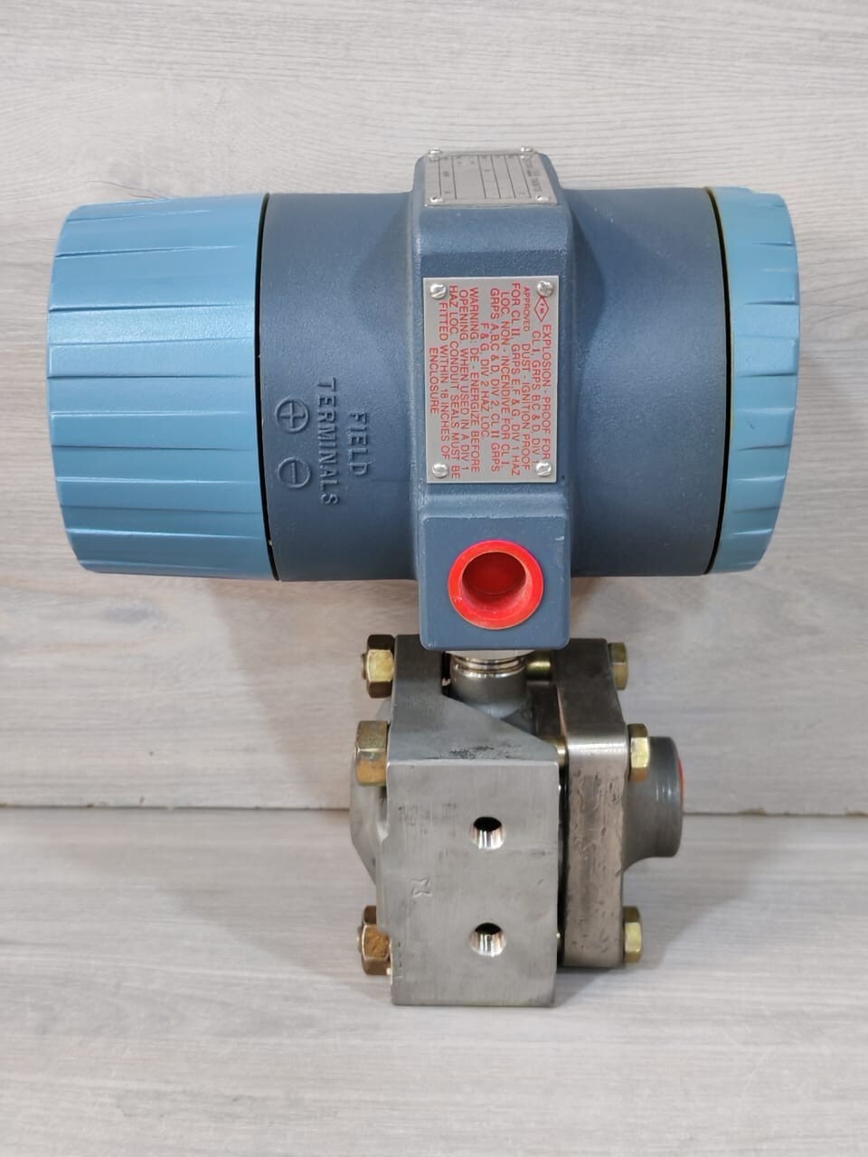 Foxboro 821AL-IM1MH2-A Foxboro 821AL-IM1MH2-A Electronic Pressure Transmitter 12.5-65 VDC 4