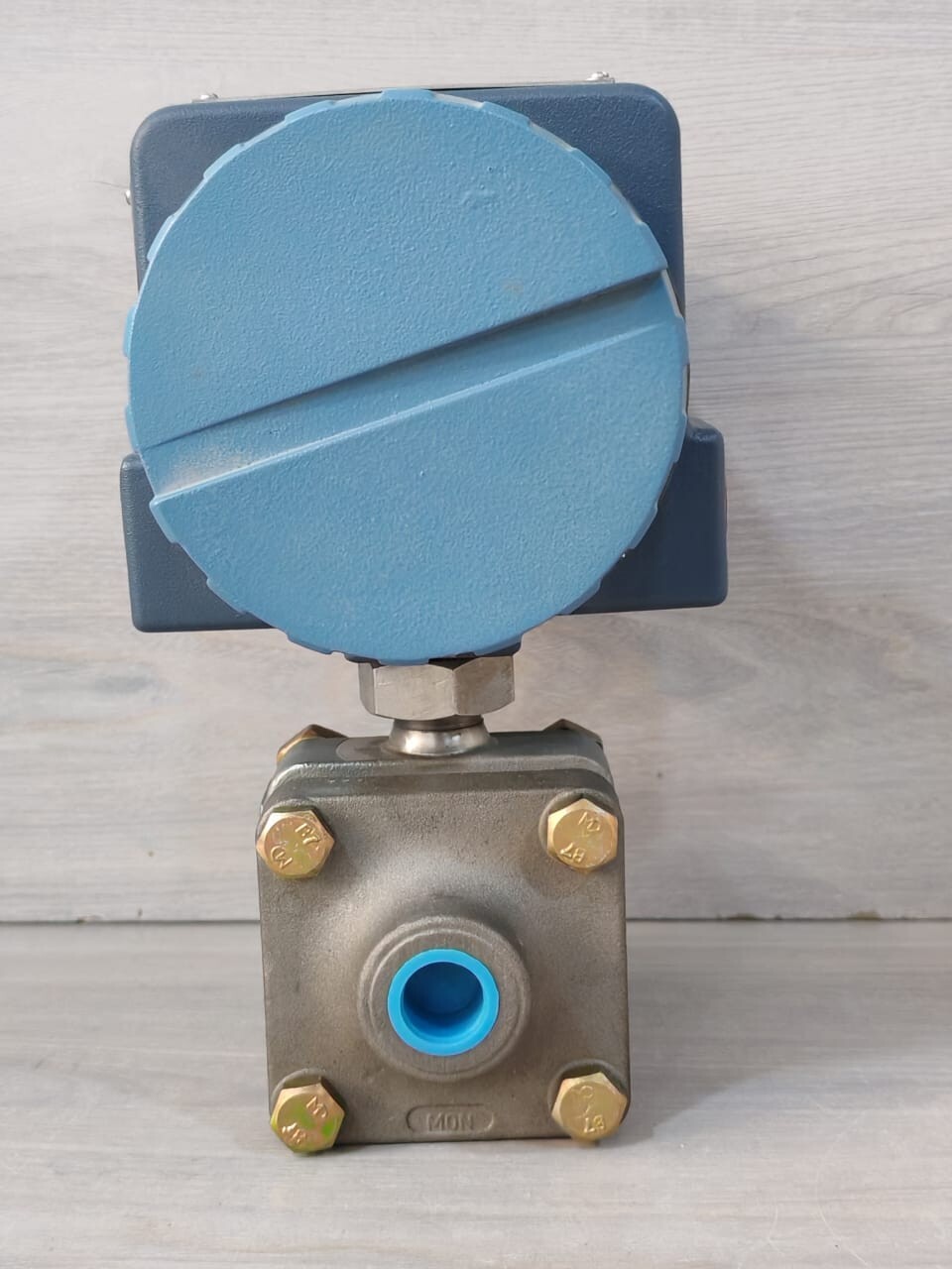 Foxboro 821GM-IM1MM2-A Foxboro 821GM-IM1MM2-A Electronic Pressure Transmitter 12.5-65 VDC 8