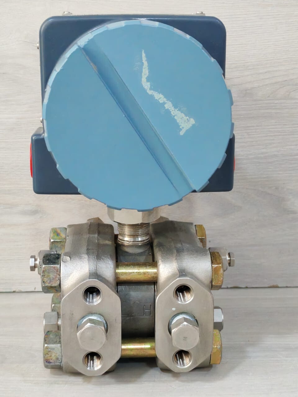 Foxboro 823DP-I3M1MM2-A Foxboro 823DP-I3M1MM2-A Electronic Pressure Transmitter 12.5-65 VDC 7