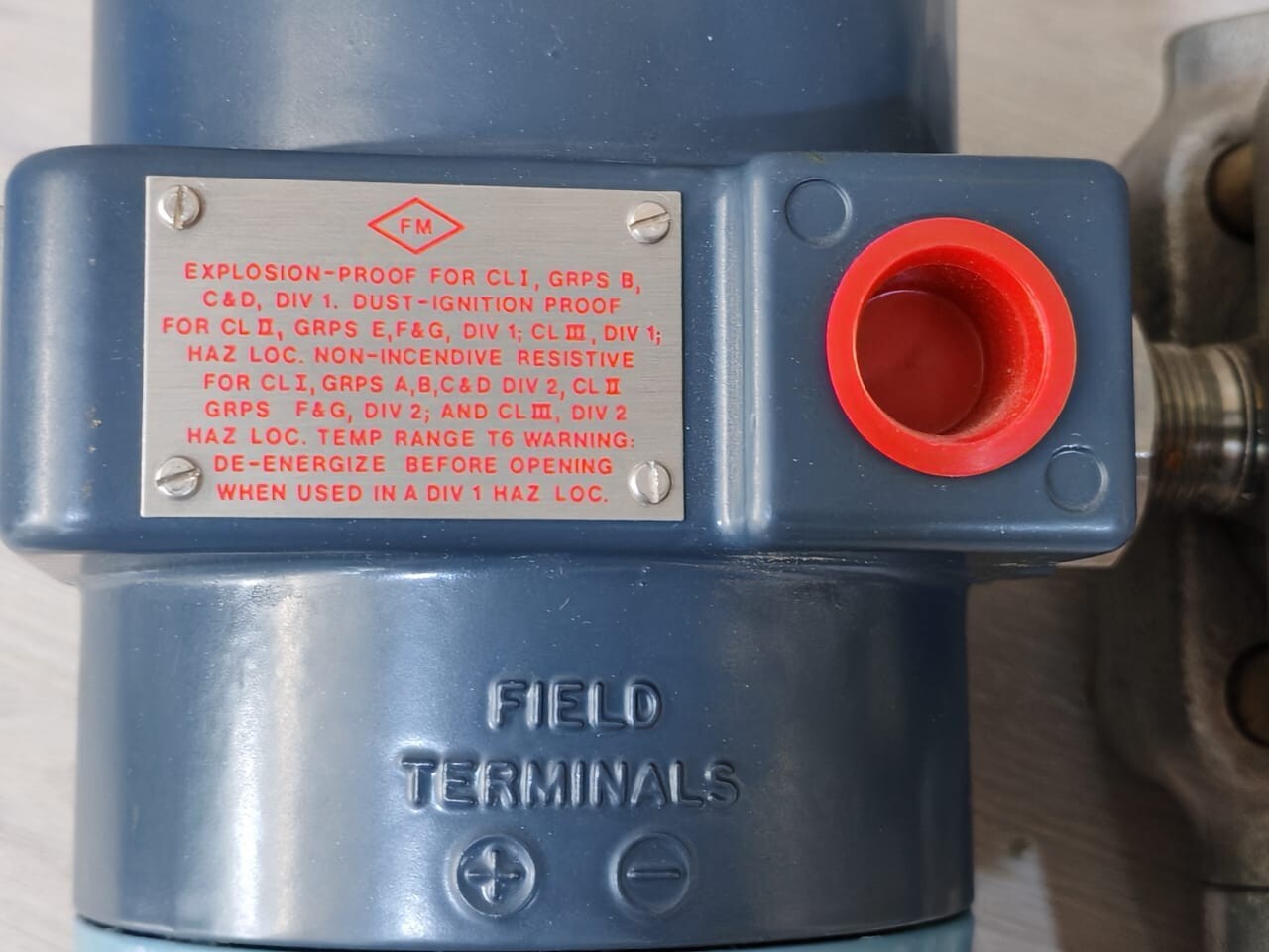 Foxboro 823DP-I3M1MM2-A Foxboro 823DP-I3M1MM2-A Electronic Pressure Transmitter 12.5-65 VDC 9