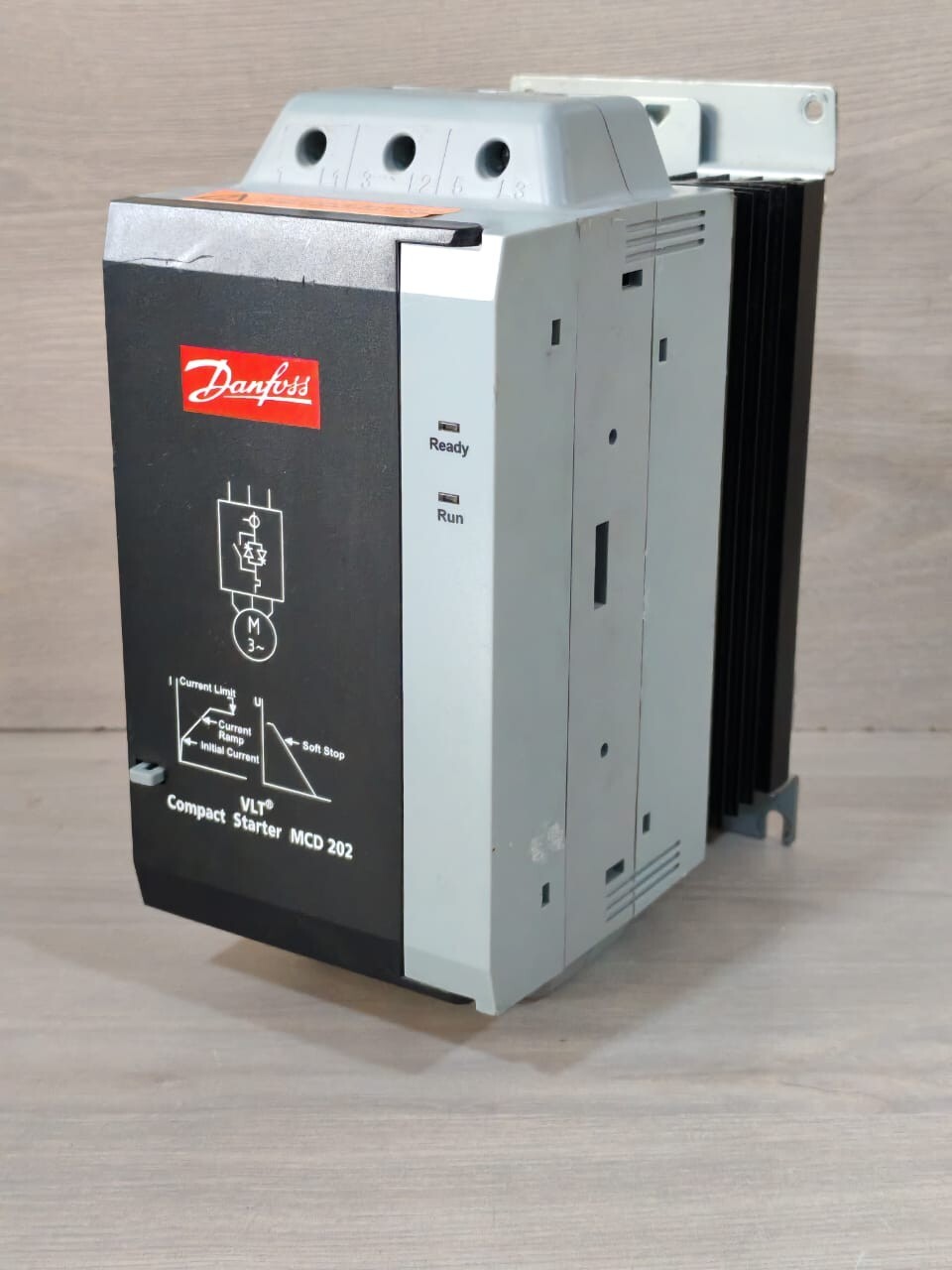 Danfoss 175G5213 DANFOSS MCD 202-030-T4-CV3 175G5213 3PHASE 200-440VAC 50/60Hz 4