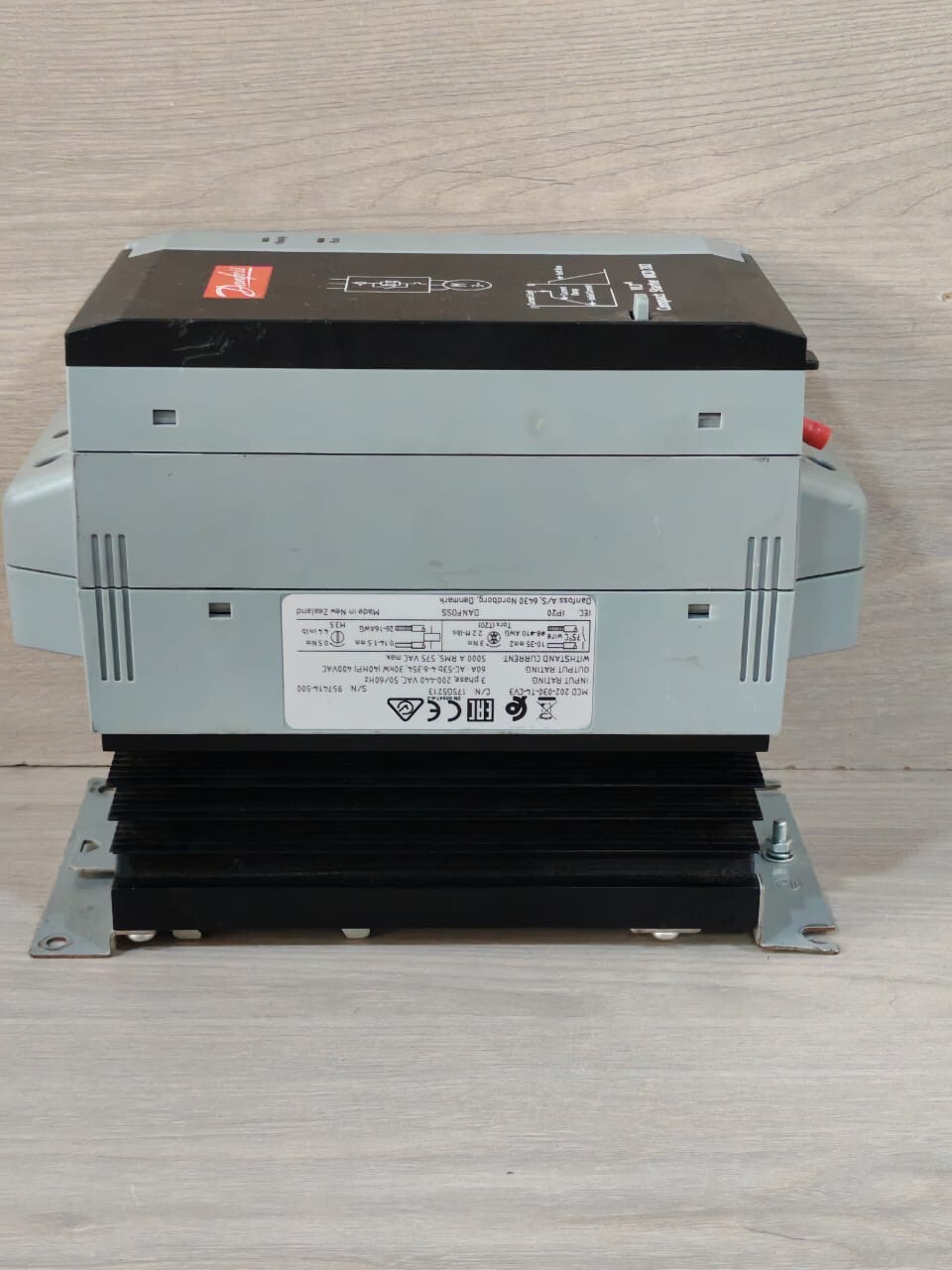 Danfoss 175G5213 DANFOSS MCD 202-030-T4-CV3 175G5213 3PHASE 200-440VAC 50/60Hz 7