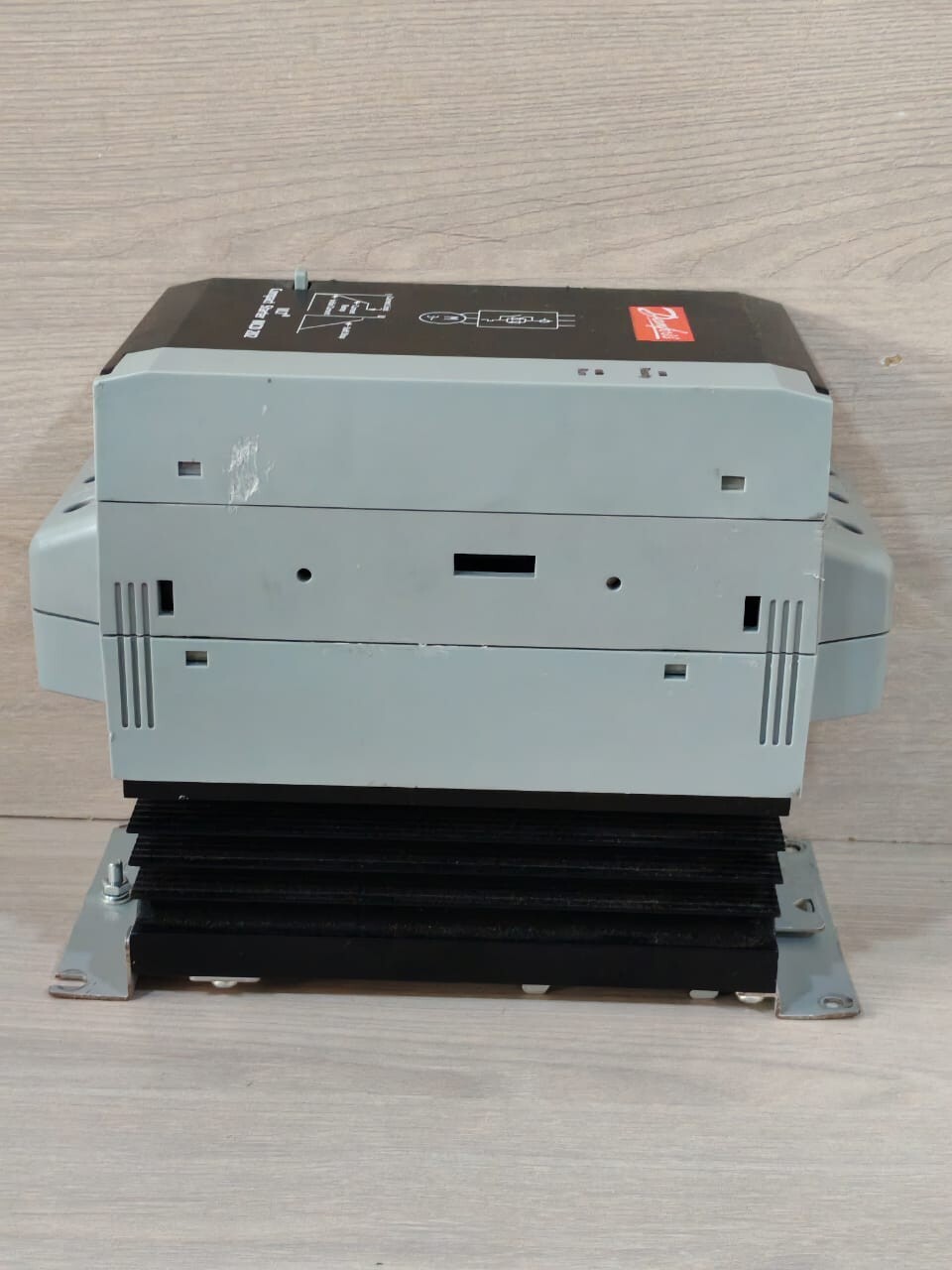 Danfoss 175G5213 DANFOSS MCD 202-030-T4-CV3 175G5213 3PHASE 200-440VAC 50/60Hz 9