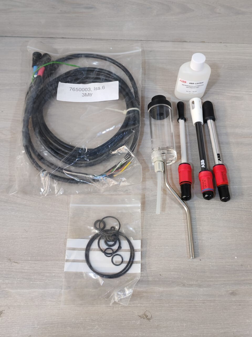 ABB 76600120/STD ABB 76600120/STD pH/ORP ELECTRODE SYSTEM- WITH OLD STOCK BOX 10
