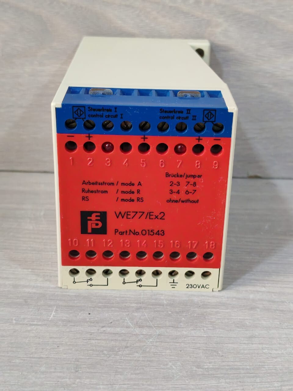 Pepperl + Fuchs WE77/EX-2 PEPPERL + FUCHS WE77/EX-2 P/N 01543 SWITCH AMPLIFIER 230VAC 2