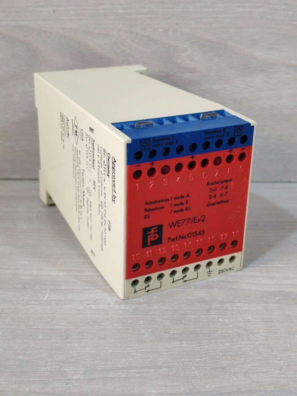 Pepperl + Fuchs WE77/EX-2 PEPPERL + FUCHS WE77/EX-2 P/N 01543 SWITCH AMPLIFIER 230VAC 4