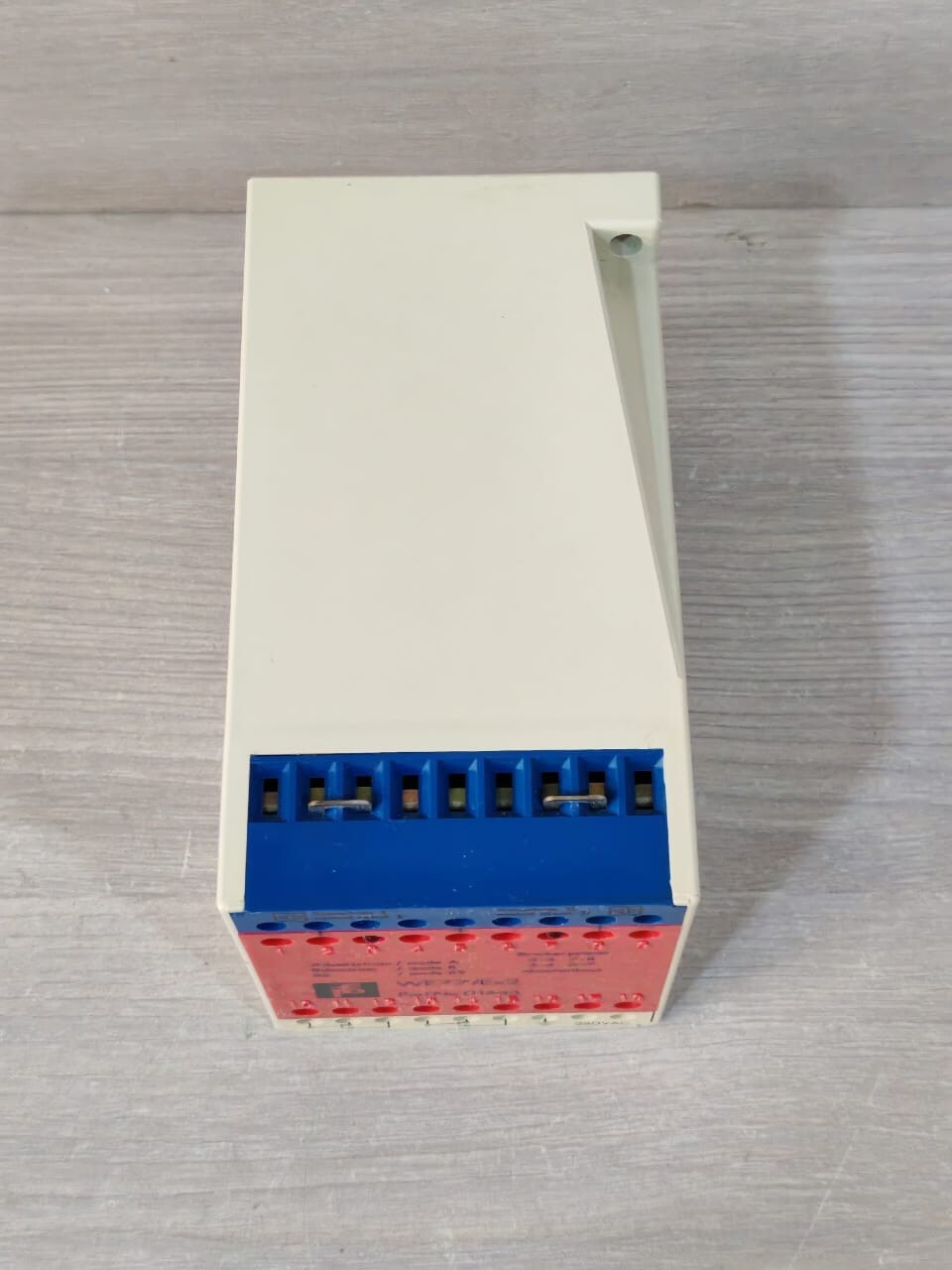 Pepperl + Fuchs WE77/EX-2 PEPPERL + FUCHS WE77/EX-2 P/N 01543 SWITCH AMPLIFIER 230VAC 6
