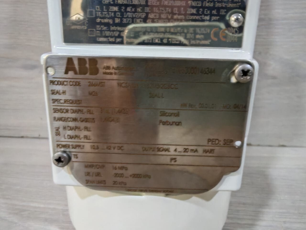 ABB MD-04 ABB 266MST PRESSURE TRANSMITTER 2600T SERIES MD: 04/14 7