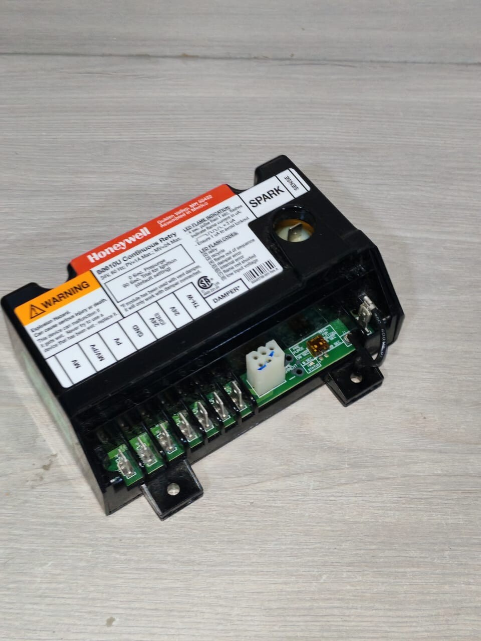 Honeywell S8610U HONEYWELL S8610U UNIVERSAL INTERMITTENT PILOT IGNITION MODULE 3