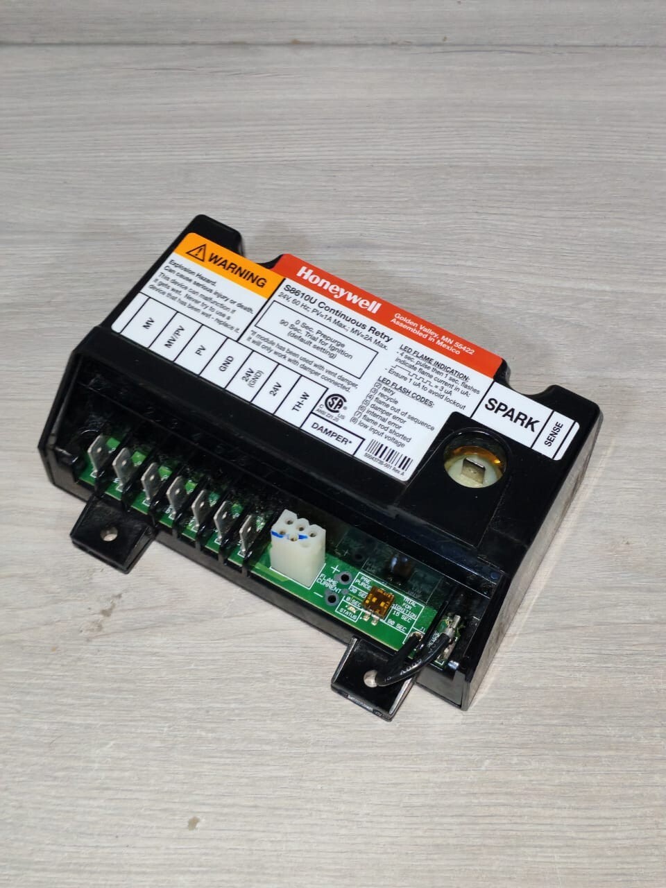 Honeywell S8610U HONEYWELL S8610U UNIVERSAL INTERMITTENT PILOT IGNITION MODULE 4