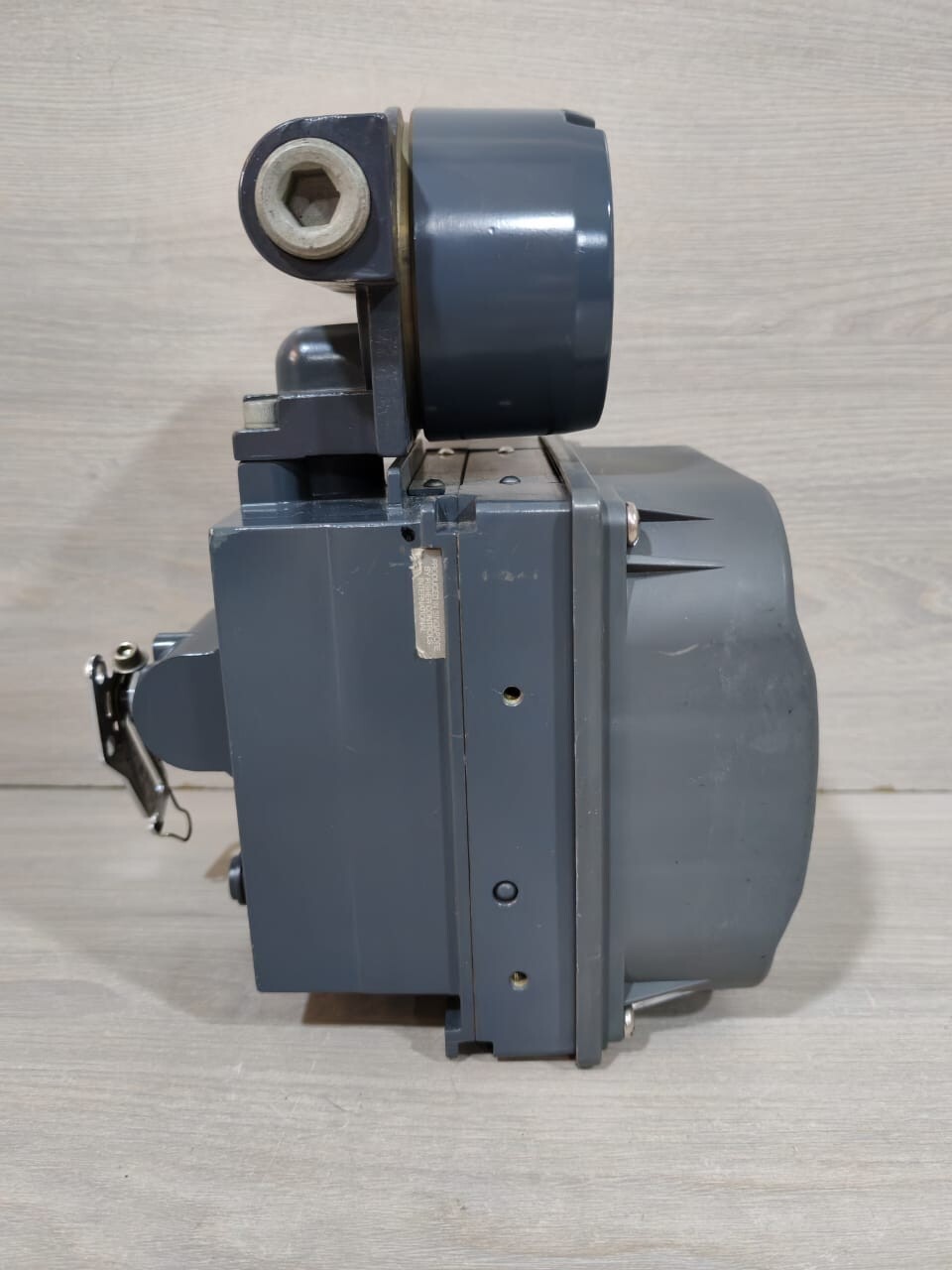 Fisher DVC6030 Fisher DVC6030 Fieldvue Electro-Pneumatic Valve Positioner 30 VDC 4