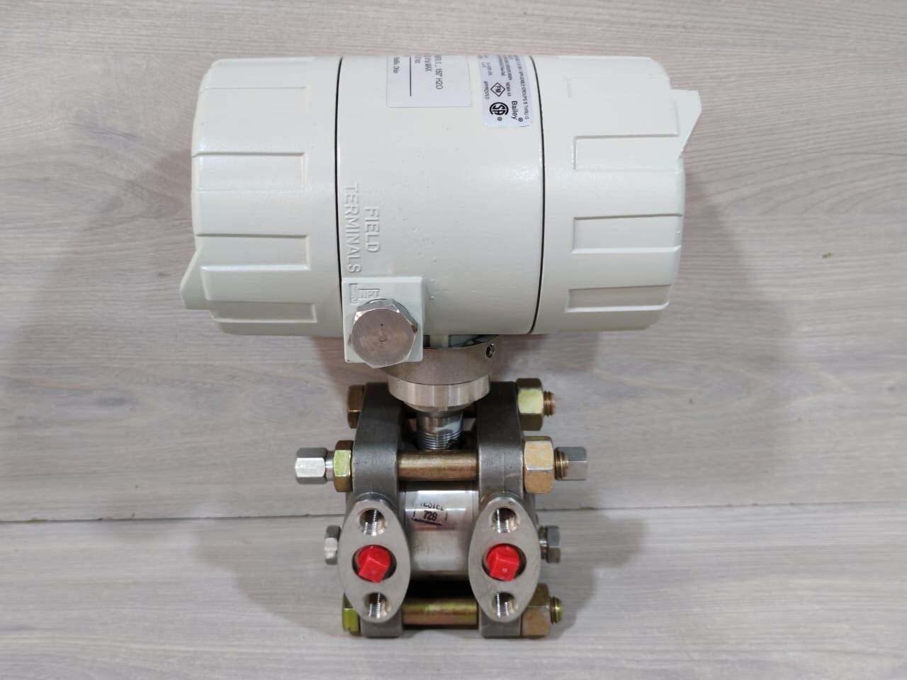 Bailey BC2421511 Bailey BC2421511 Differential Pressure Transmitter 3600 PSI 6