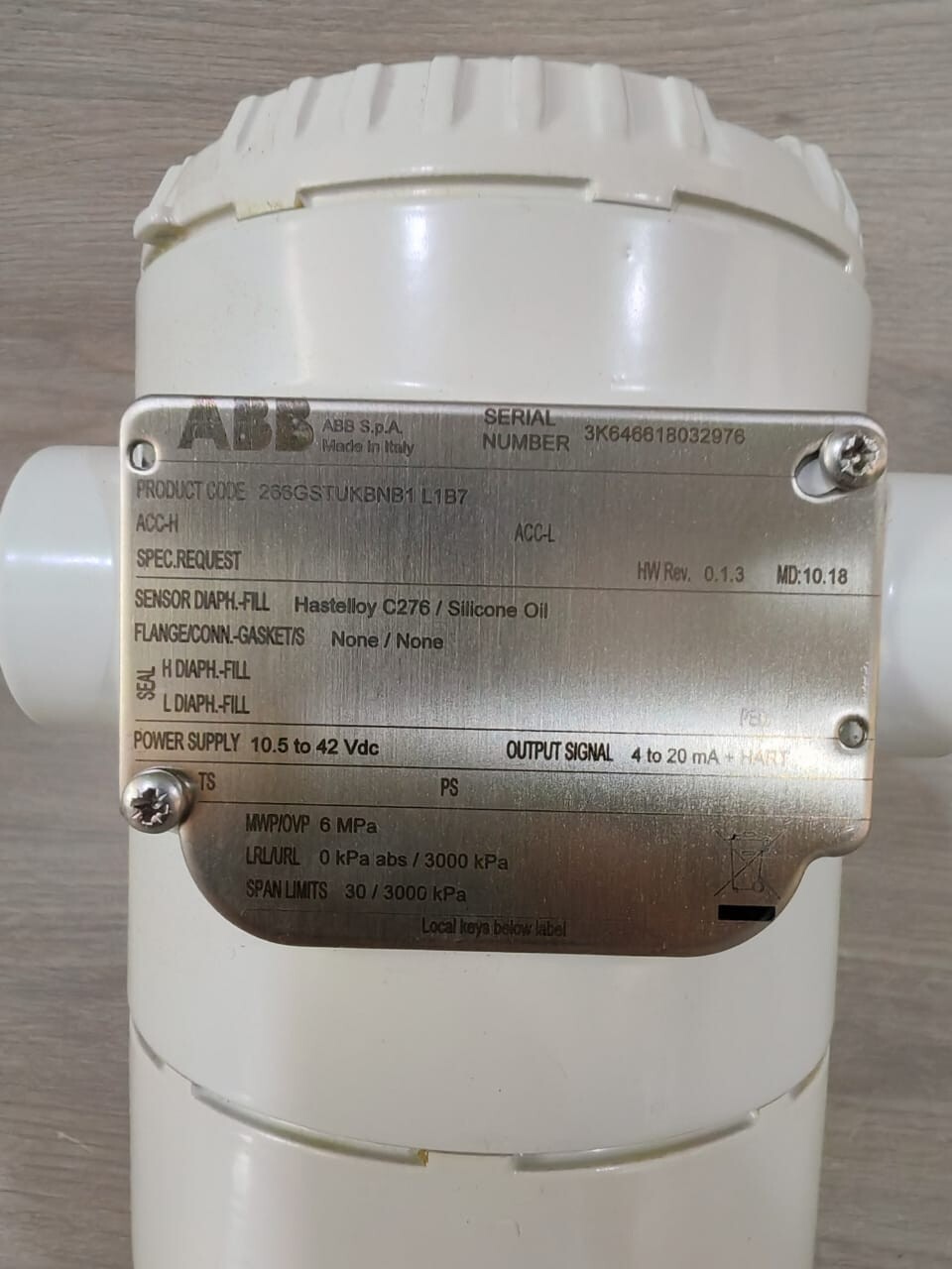 ABB MD-10 ABB 266GST UKBNB1-L1B7 PRESSURE TRANSMITTERS 2600T SERIES MD: 10.18 2