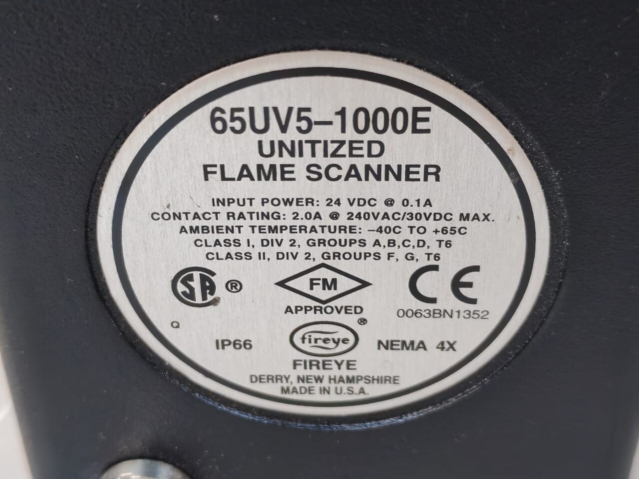 Fireye 65UV5-1000E FIREYE 65UV5-1000E UNITIZED FLAME SCANNER 24VDC 9