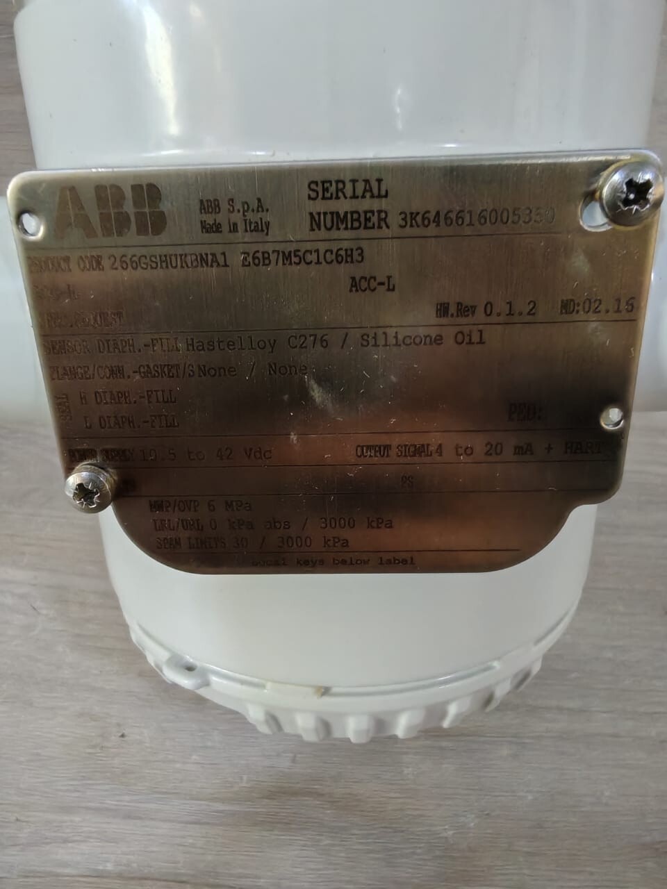 ABB MD-02 ABB 266GSHUKBNA1 E6B7M5C1C6H3 PRESSURE TRANSMITTER 2600T HW.REV 0.1.2 MD: 02.16 5