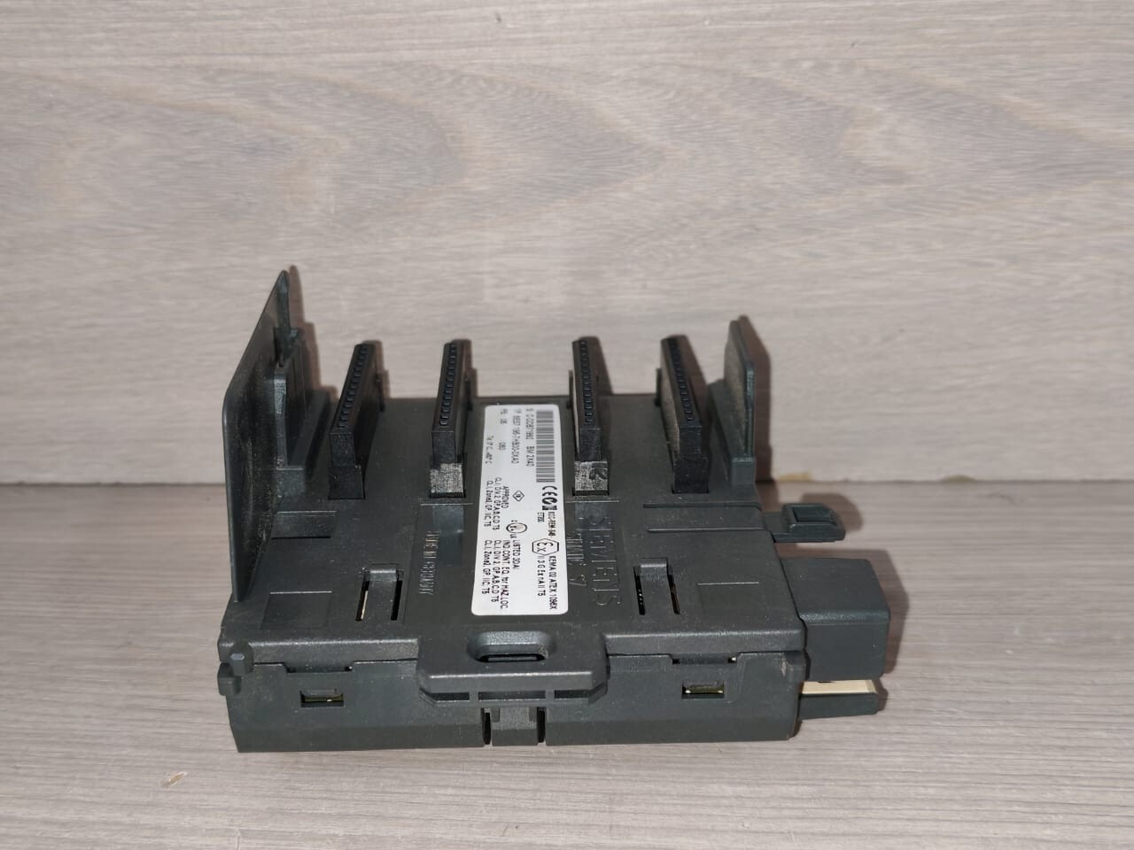 Siemens 195-7HB00-0XA0 SIEMENS 6ES7 195-7HB00-0XA0 SIMATIC S7 BUS MODULE 7