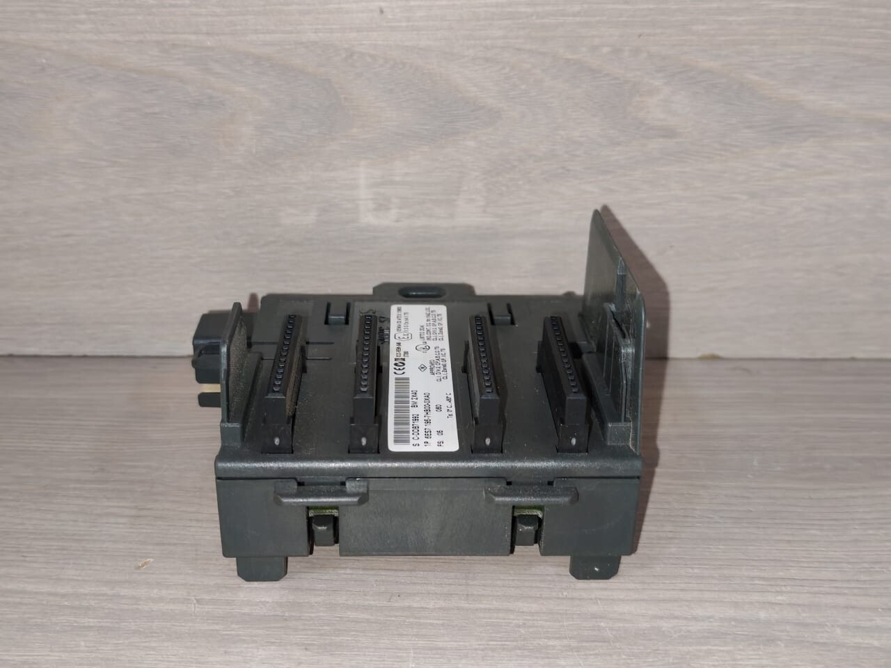 Siemens 195-7HB00-0XA0 SIEMENS 6ES7 195-7HB00-0XA0 SIMATIC S7 BUS MODULE 8