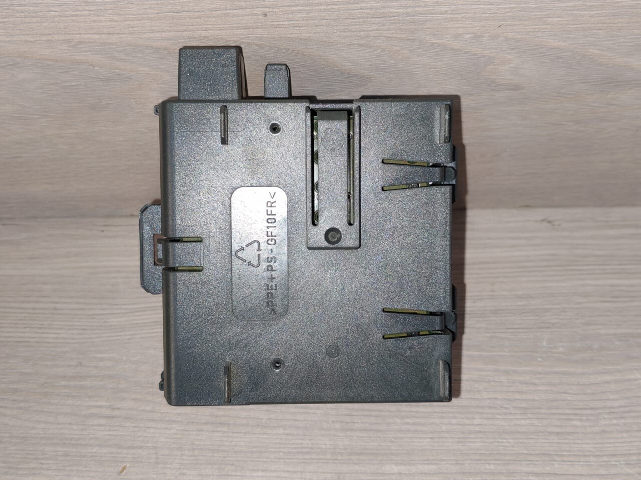 Siemens 195-7HB00-0XA0 SIEMENS 6ES7 195-7HB00-0XA0 SIMATIC S7 BUS MODULE 9