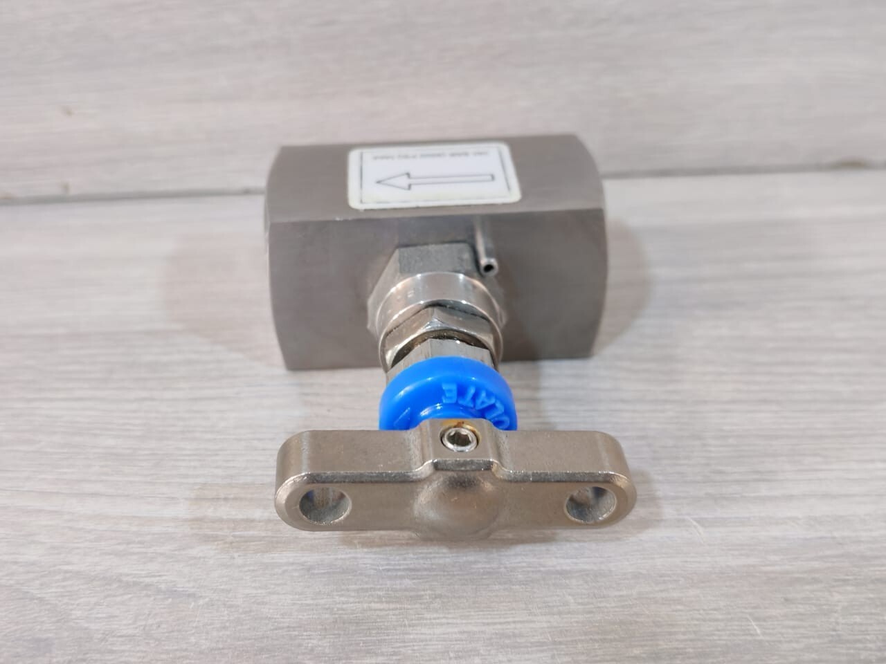 Parker HNVM4FF PARKER HNVM4FF BS NEEDLE VALVE -MONEL 8