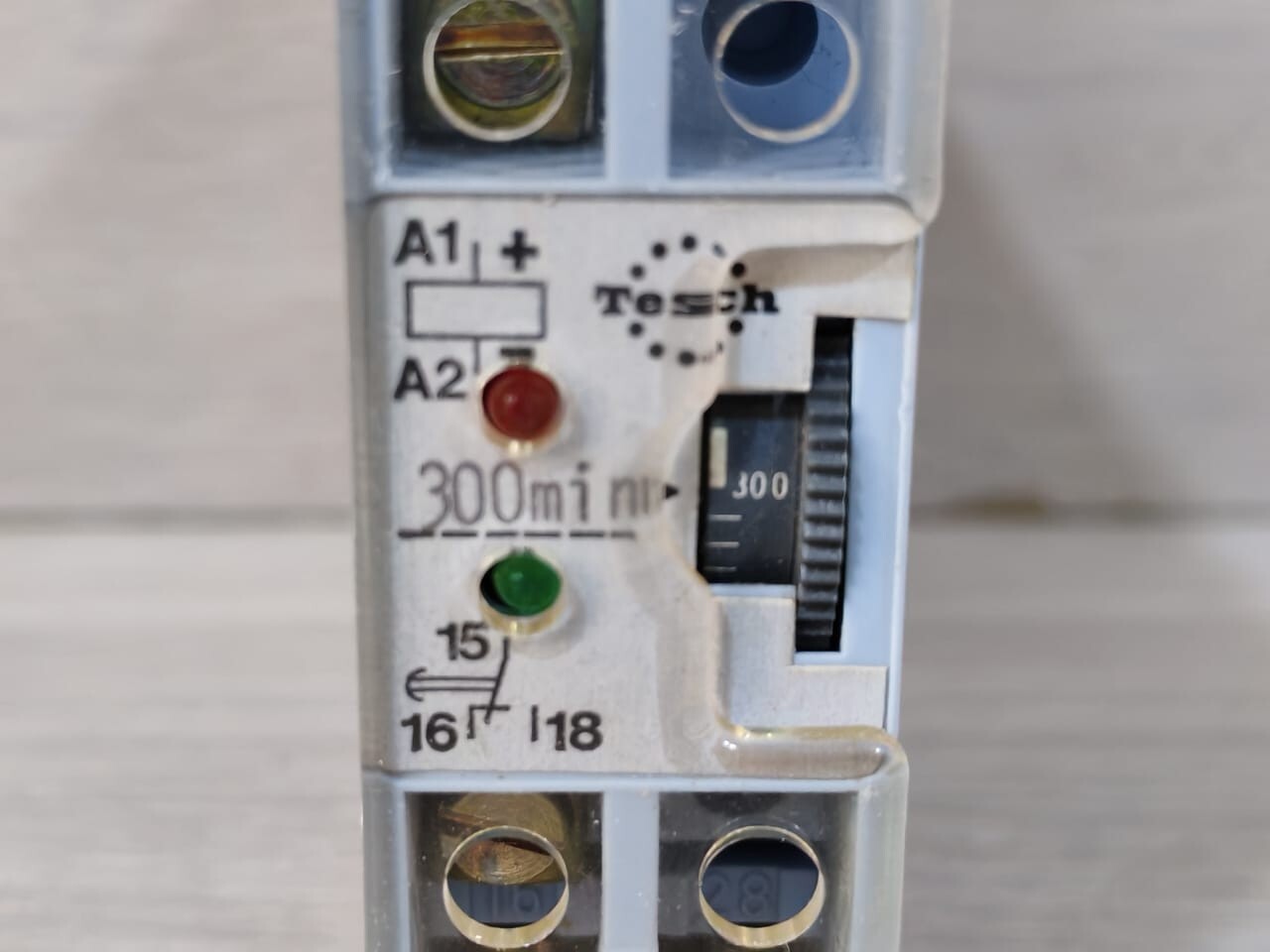 TESCH E72.3X TESCH E72.3X 5945B220172 TIMING RELAY 2